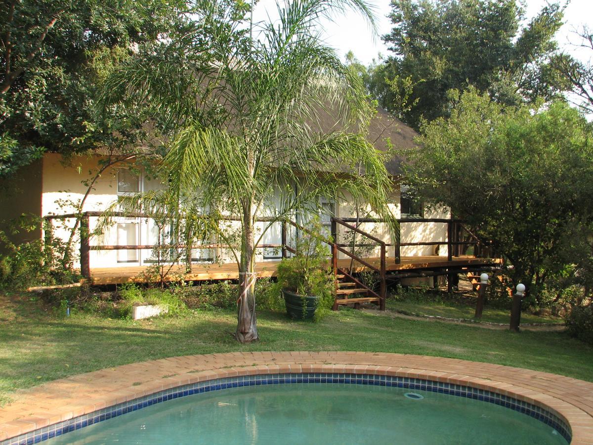Hekpoort The Nutbush Boma Lodge מראה חיצוני תמונה